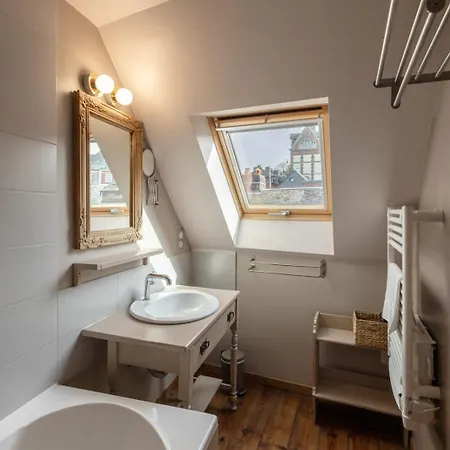 La Maison De Atypical House Center 12p Ferienhaus *