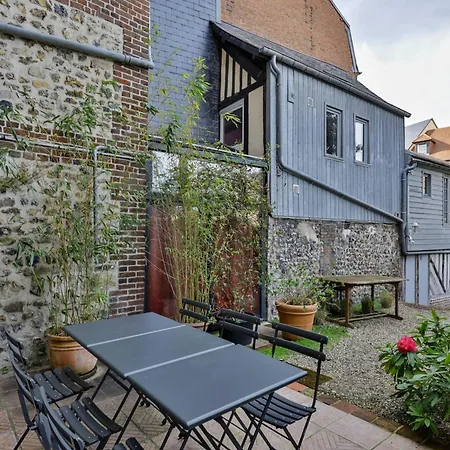 La Maison De Atypical House Center 12p Ferienhaus *