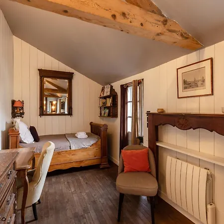 La Maison De Atypical House Center 12p