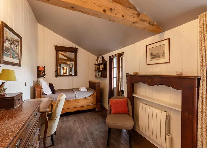 La Maison De Atypical House Center 12p